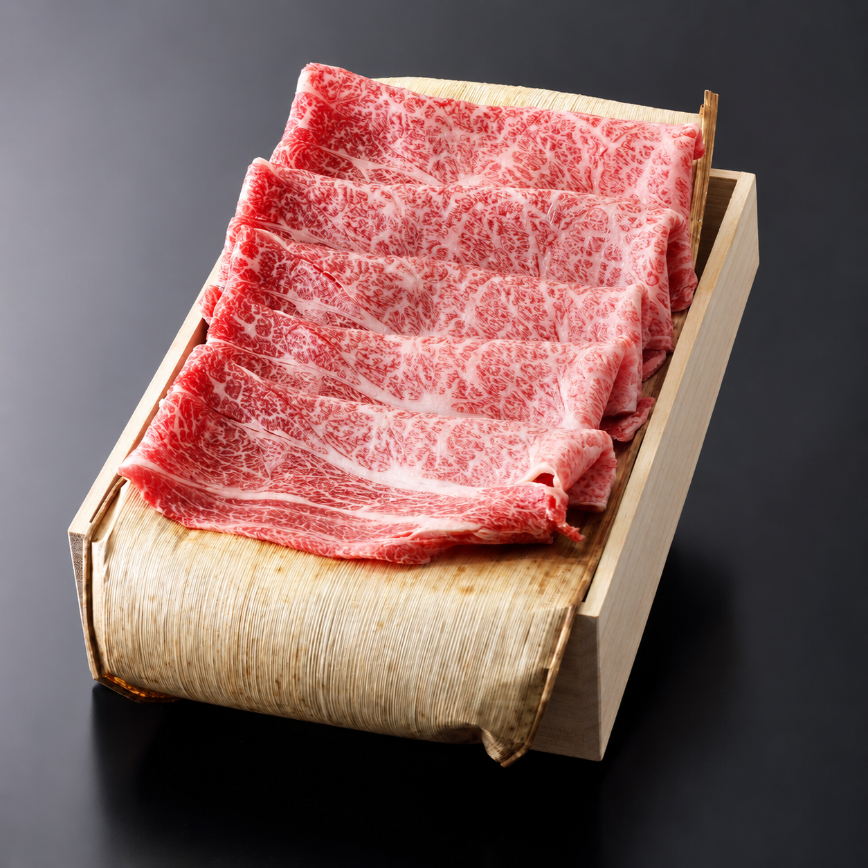松阪牛リブロースすきやき用 500ｇ｜桐箱入り・冷蔵発送